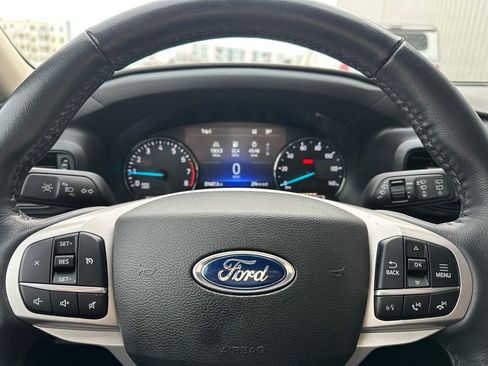 Used 2022 Ford Explorer XLT w/ Class IV Trailer Tow Package image 10