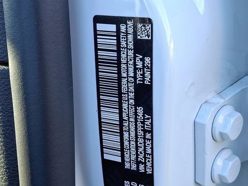 Certified 2023 Jeep Renegade Latitude image 30