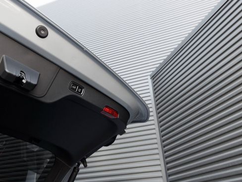 New 2026 Porsche Macan 4S Electric image 29