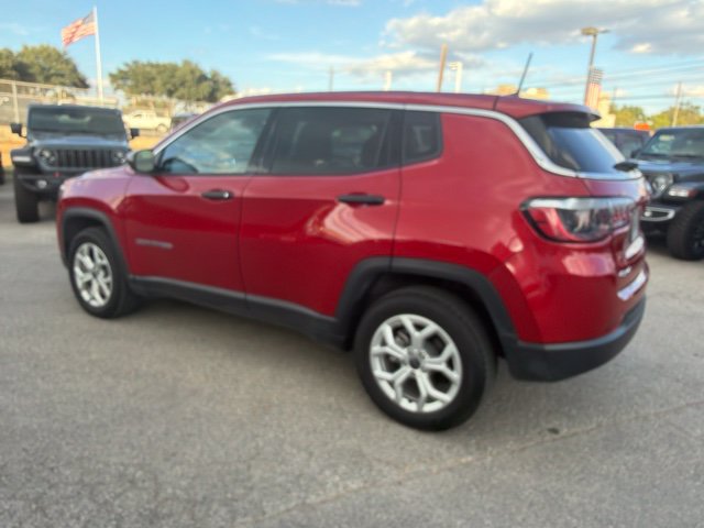 Used 2025 Jeep Compass Sport AWD/4WD image 3