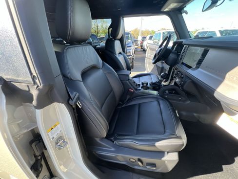 New 2025 Ford Bronco Outer Banks w/ Sasquatch Package AWD/4WD image 26