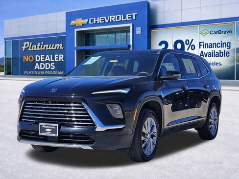 Used 2025 Buick Enclave Preferred FWD image 2