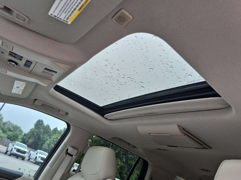 Certified 2019 Cadillac Escalade Luxury RWD image 19