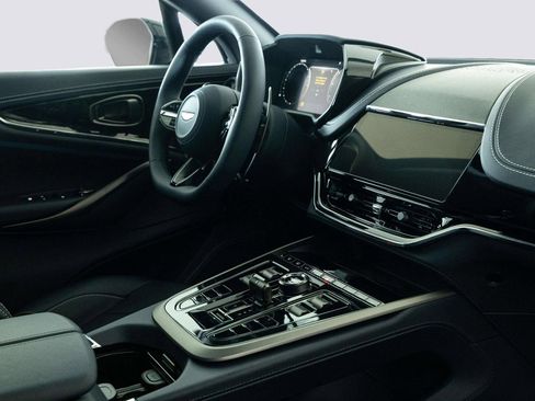 New 2026 Aston Martin DBX 707 image 30