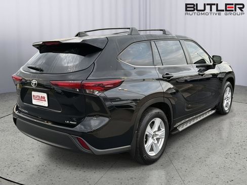 Certified 2024 Toyota Highlander LE AWD/4WD image 6