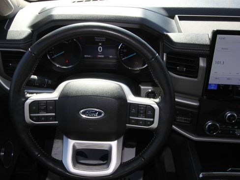 Certified 2022 Ford Expedition Max XLT image 13