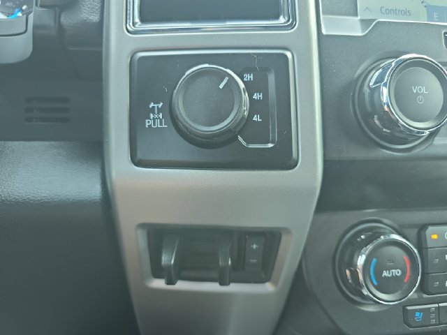Used 2021 Ford F350 Lariat w/ Lariat Value Package AWD/4WD image 28