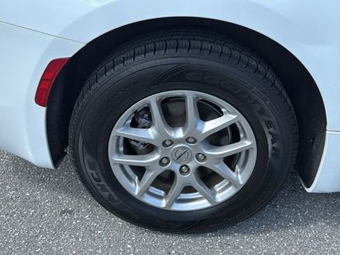 Used 2024 Chrysler Voyager LX image 11