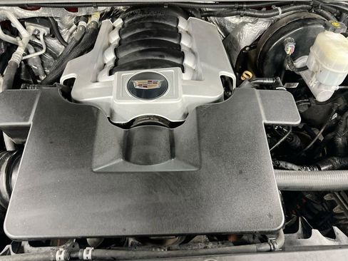 Used 2016 Cadillac Escalade Luxury image 27