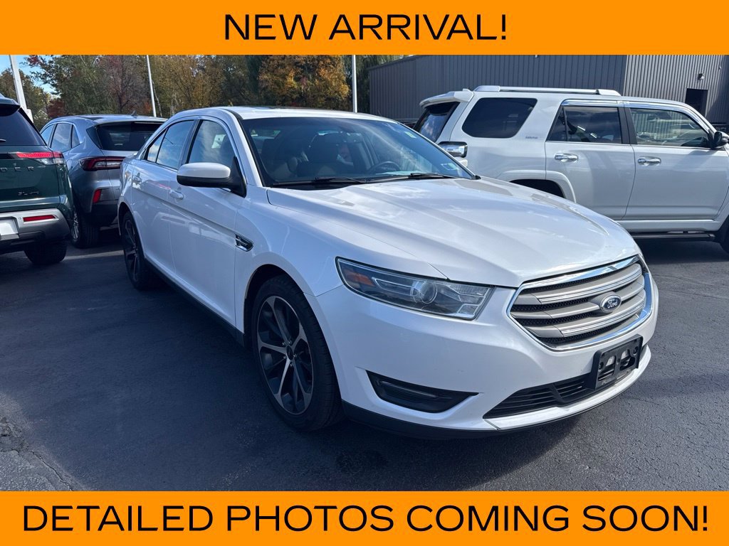 Used 2015 Ford Taurus SEL w/ Equipment Group 201A FWD image 2