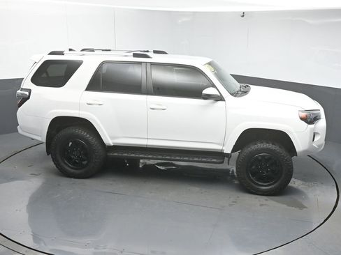 Used 2020 Toyota 4Runner SR5 image 46