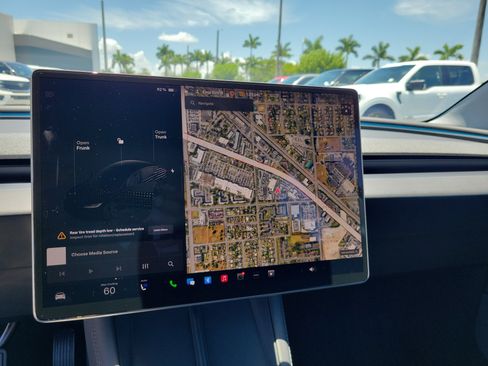 Used 2025 Tesla Model 3 Long Range RWD image 10