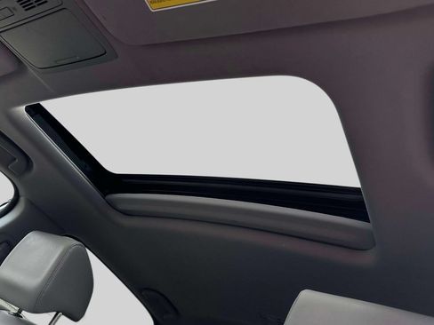 Used 2017 Honda CR-V EX-L image 18