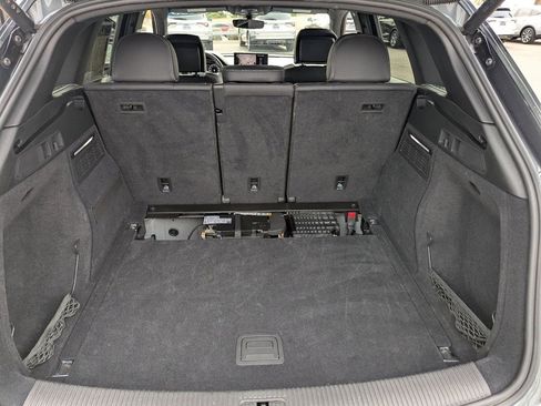 Used 2025 Audi Q5 2.0T Premium image 11