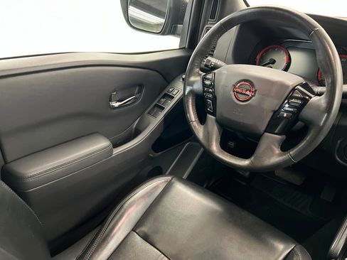 Used 2022 Nissan Frontier PRO-4X w/ Pro-4X Premium Package image 12