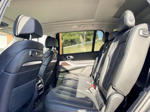 Used 2025 BMW X7 xDrive40i image 22