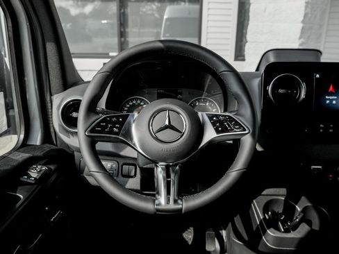 New 2025 Mercedes-Benz Sprinter 2500 image 18