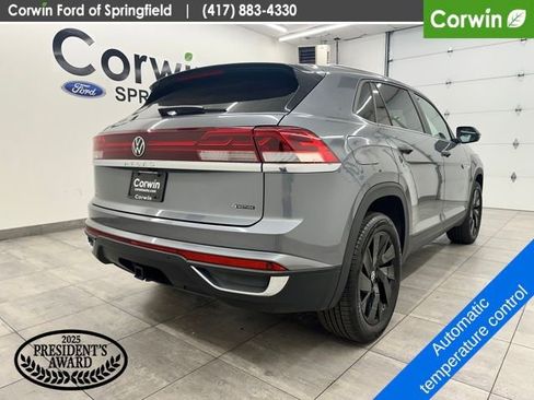 Used 2025 Volkswagen Atlas Cross Sport SE AWD/4WD image 5
