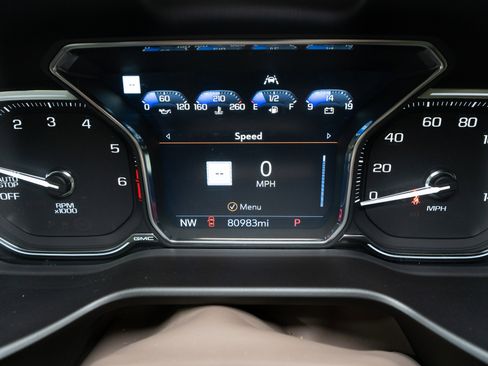 Used 2021 GMC Yukon Denali w/ Denali Premium Package image 29