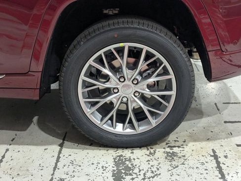 New 2025 Jeep Grand Cherokee Summit image 10