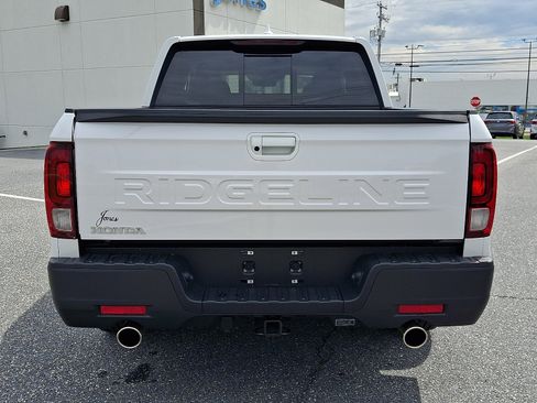 Certified 2025 Honda Ridgeline RTL image 5