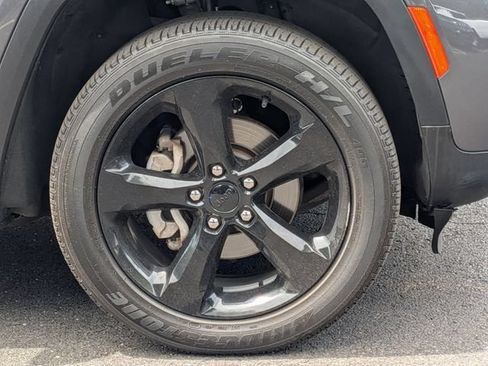 Certified 2023 Jeep Grand Cherokee Altitude AWD/4WD image 35