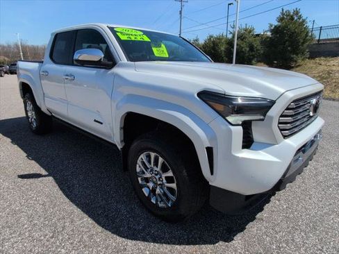 Certified 2025 Toyota Tacoma Limited AWD/4WD image 9