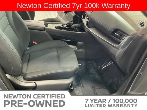 Used 2023 Nissan Rogue S FWD image 14