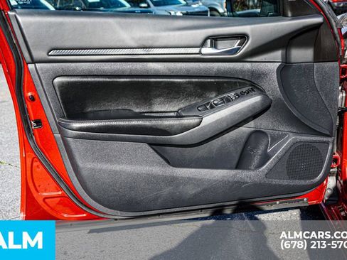 Used 2025 Nissan Altima 2.5 SV FWD image 45
