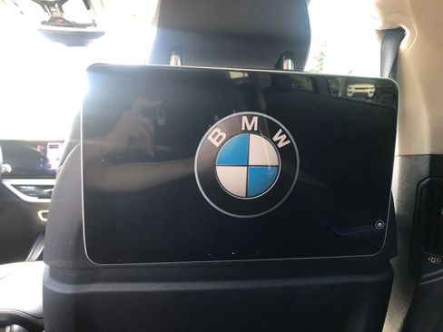 Used 2023 BMW X7 xDrive40i w/ Premium Package AWD/4WD image 40