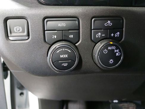 Used 2024 Chevrolet Silverado 1500 LT image 26