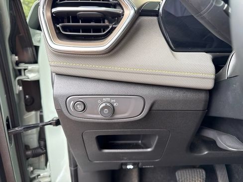 Used 2025 Chevrolet TrailBlazer ACTIV w/ Convenience Package FWD image 10