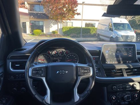 Used 2021 Chevrolet Tahoe Z71 w/ Z71 Signature Package image 23