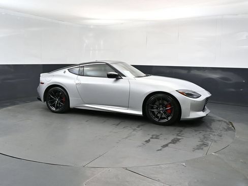 Used 2023 Nissan Z w/ Floor Mat Package (L93) RWD image 7