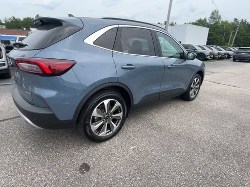 Certified 2025 Ford Escape Platinum w/ Premium Technology Package AWD/4WD image 19