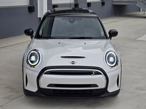 Used 2024 MINI Cooper SE image 4