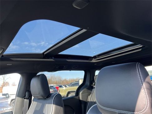 New 2026 Chrysler Pacifica Limited w/ Trailer Tow Group image 10