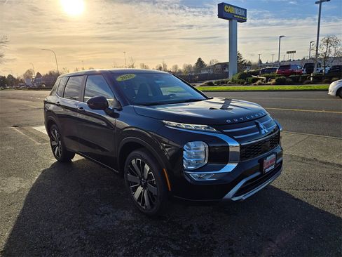 New 2026 Mitsubishi Outlander SE image 2