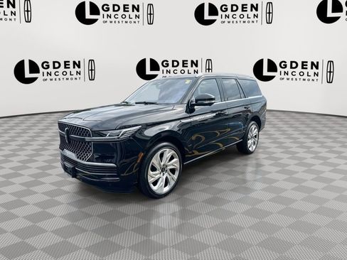 Certified 2025 Lincoln Navigator Reserve AWD/4WD image 4