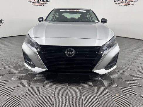 Used 2025 Nissan Altima 2.5 SV FWD image 4