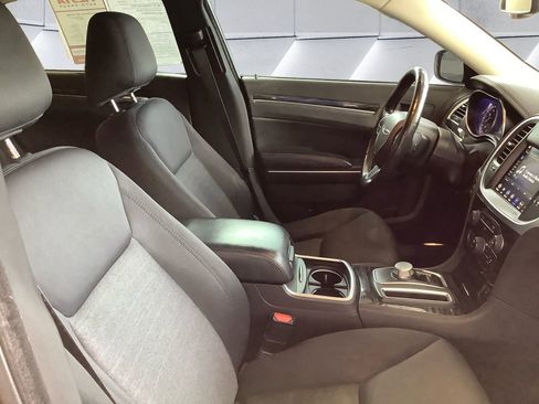 Used 2019 Chrysler 300 Touring w/ Sport Appearance Package RWD image 13