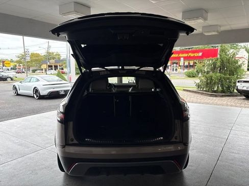 Used 2018 Land Rover Range Rover Velar R-Dynamic SE AWD/4WD image 14
