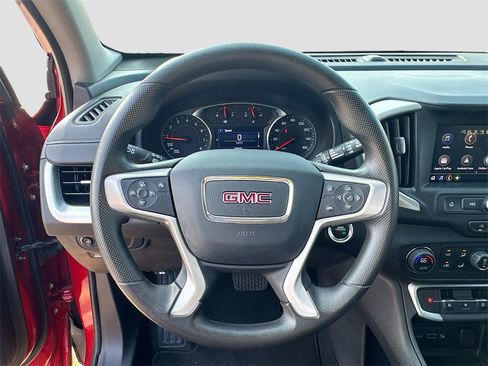 Used 2024 GMC Terrain SLE w/ Driver Convenience Package image 13