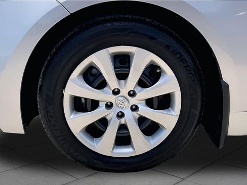 Used 2025 Toyota Corolla LE FWD image 11