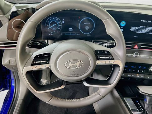 Used 2024 Hyundai Elantra SEL w/ Convenience Package FWD image 11