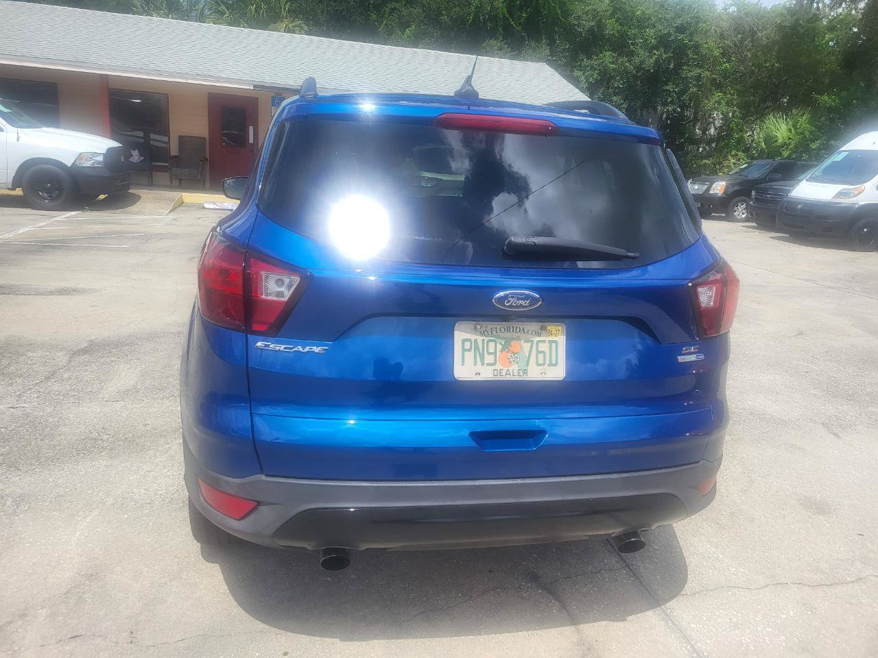 Used 2019 Ford Escape SE w/ SE Sport Appearance Package AWD/4WD image 15