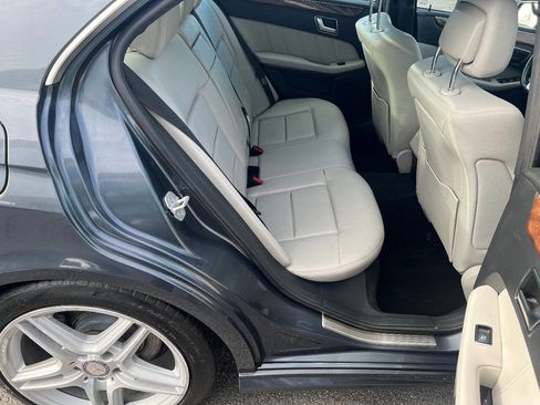 Used 2013 Mercedes-Benz E 350 4MATIC Sedan image 24