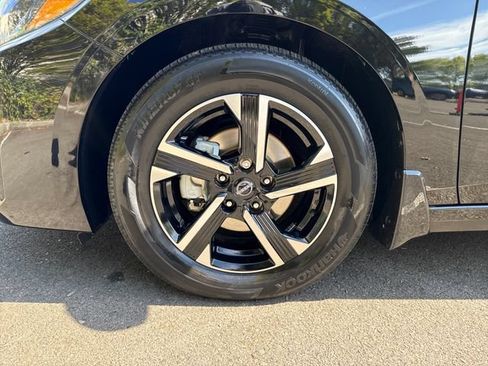 Used 2024 Nissan Sentra SV FWD image 26