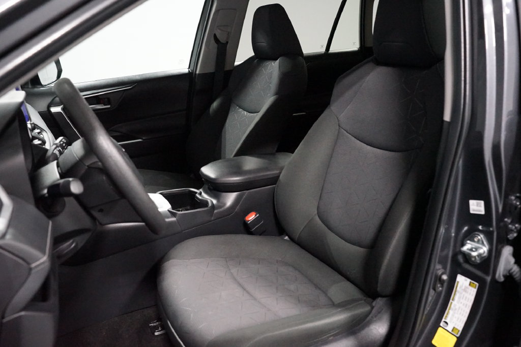Certified 2025 Toyota RAV4 XLE FWD image 27