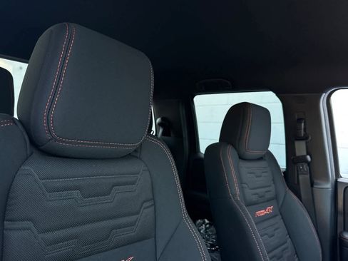 New 2026 Nissan Frontier PRO-4X w/ Pro-4x Convenience Package image 18